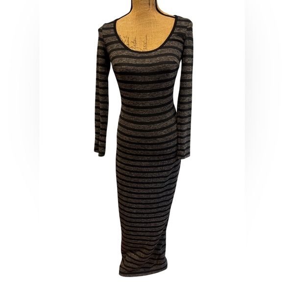 Ark & Co Stretch Maxi Dress Lightweight Scoop Neck Black Striped Size Medium - Picture 1 of 8